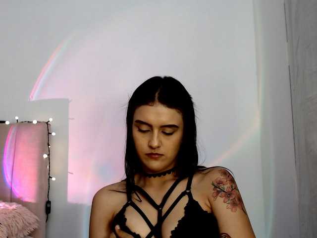 itsvalentine live cam on BongaCams