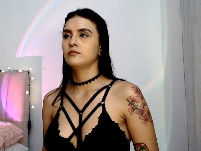 itsvalentine live cam on BongaCams
