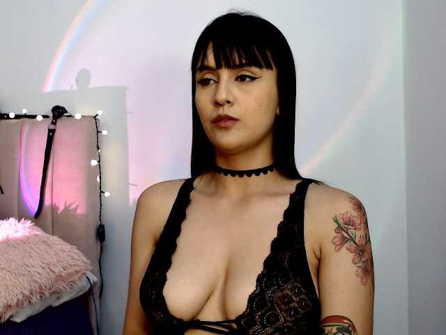 itsvalentine live cam on BongaCams
