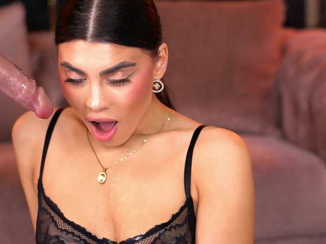 RavennaDArcy live cam on BongaCams