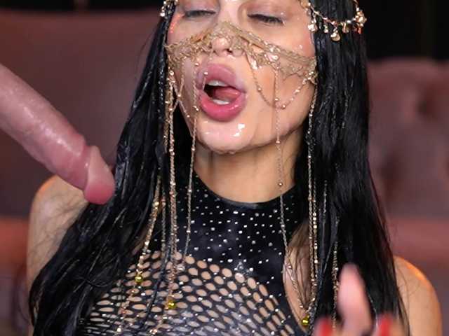 RavennaDArcy live cam on BongaCams