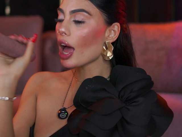 RavennaDArcy live cam on BongaCams