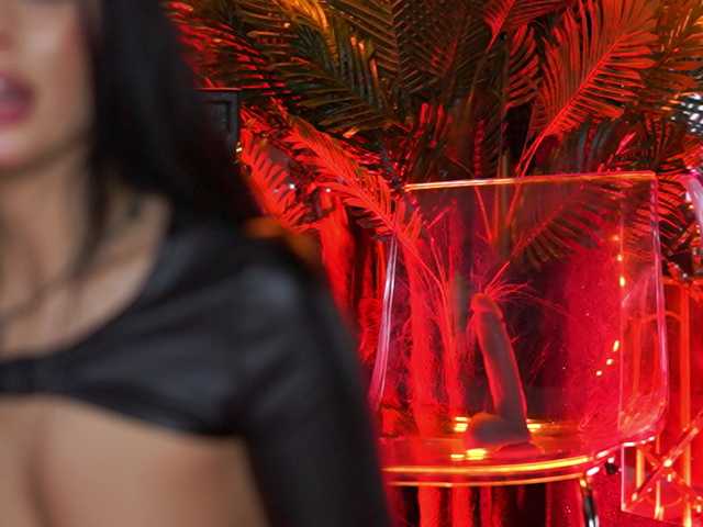 RavennaDArcy live cam on BongaCams