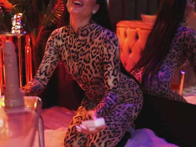 RavennaDArcy live cam on BongaCams