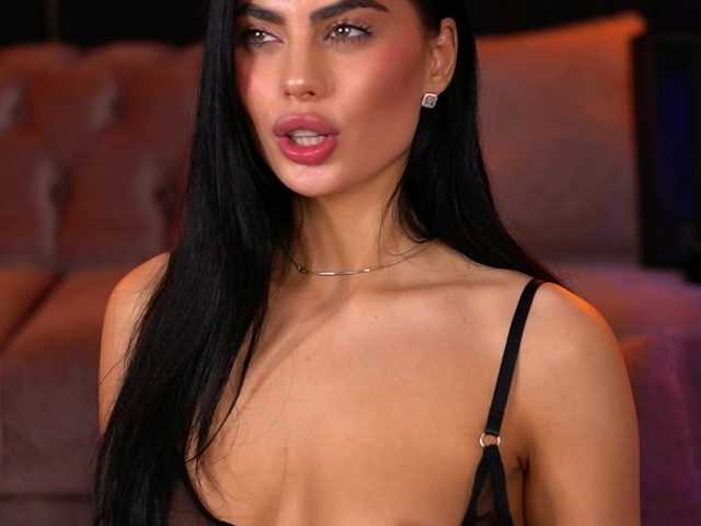 RavennaDArcy live cam on BongaCams