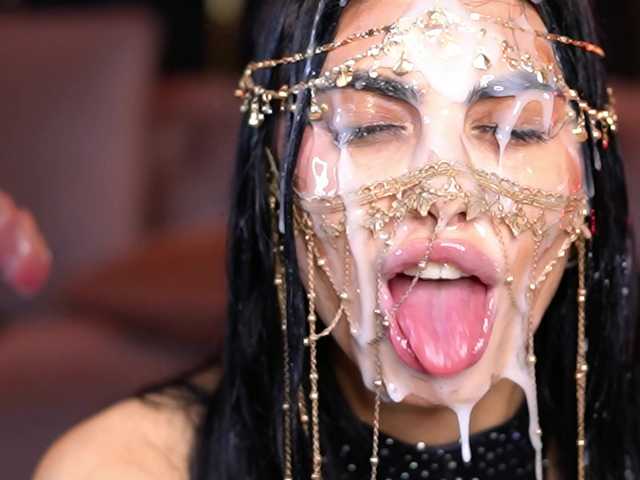 RavennaDArcy live cam on BongaCams