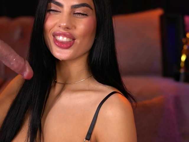 RavennaDArcy live cam on BongaCams