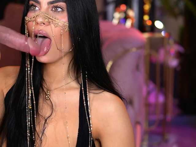 RavennaDArcy live cam on BongaCams