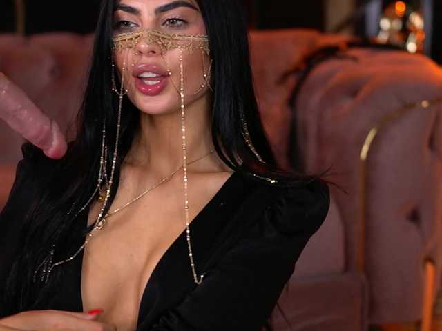 RavennaDArcy live cam on BongaCams
