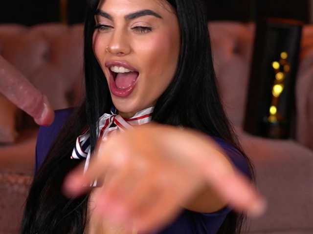 RavennaDArcy live cam on BongaCams