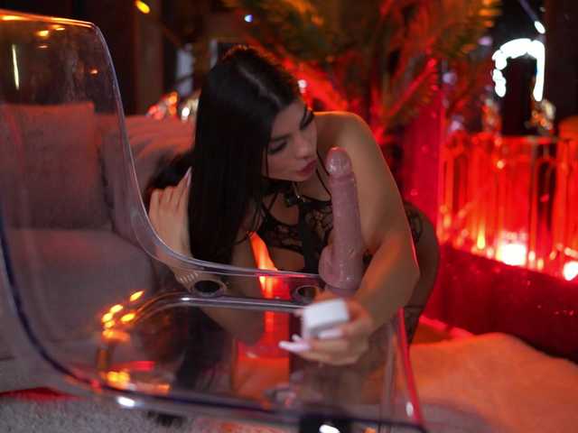 RavennaDArcy live cam on BongaCams