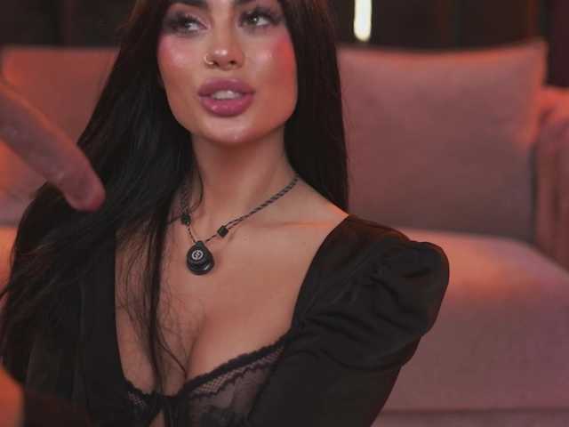 RavennaDArcy live cam on BongaCams