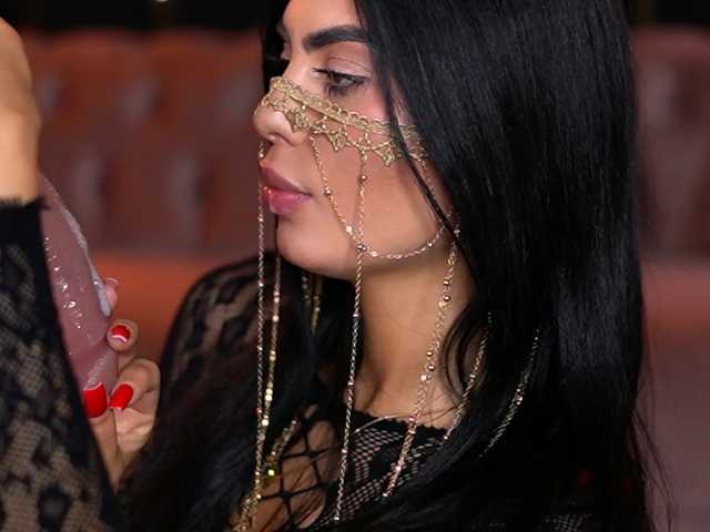 RavennaDArcy live cam on BongaCams