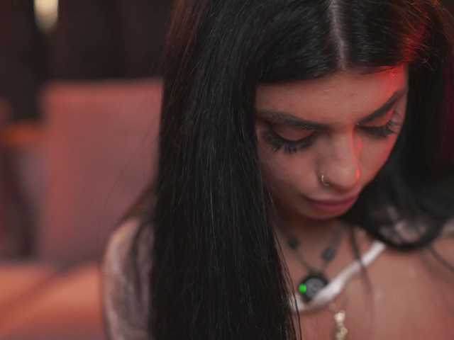 RavennaDArcy live cam on BongaCams