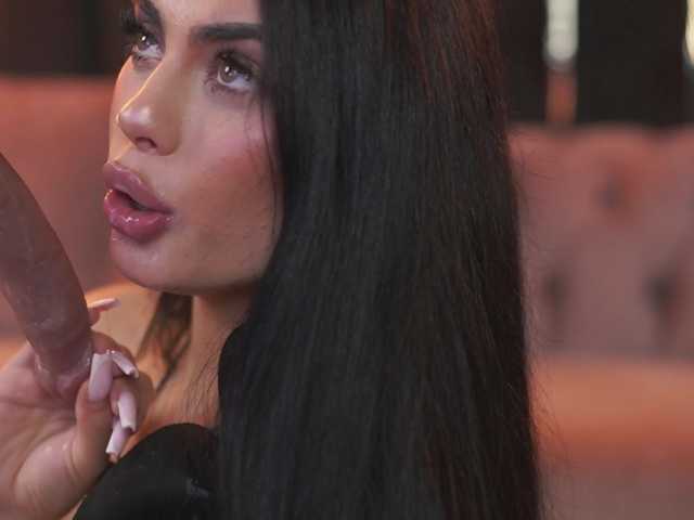 RavennaDArcy live cam on BongaCams