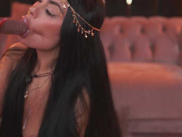 RavennaDArcy live cam on BongaCams