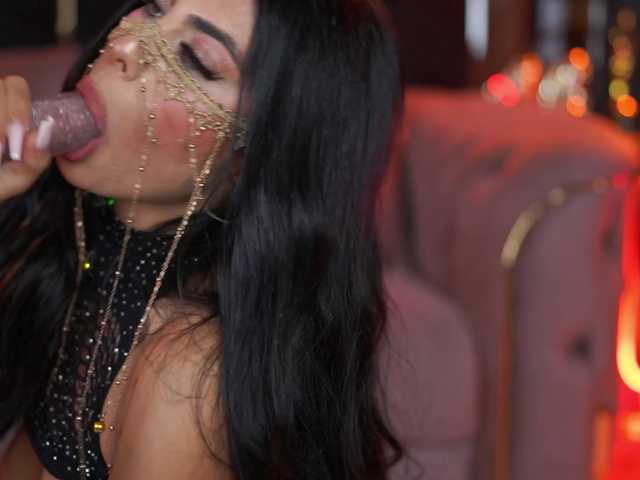 RavennaDArcy live cam on BongaCams