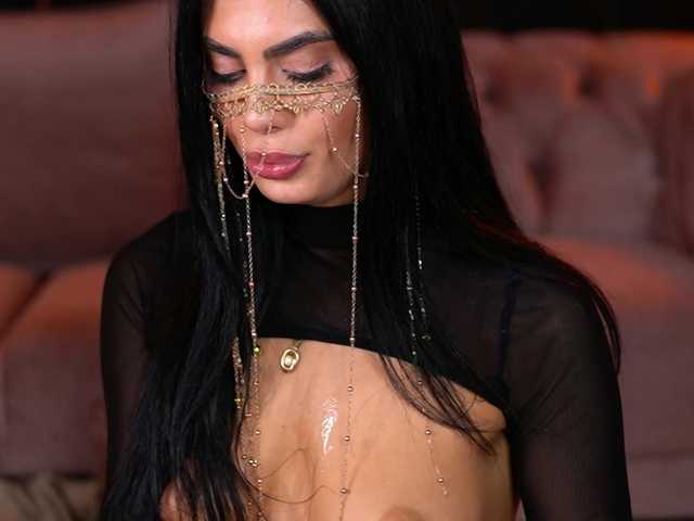 RavennaDArcy live cam on BongaCams