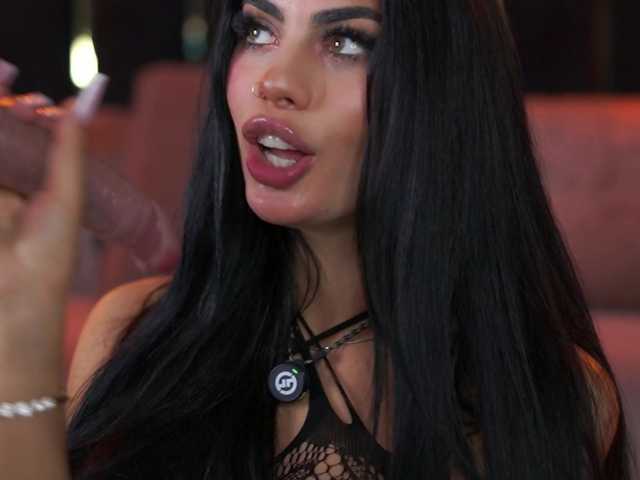 RavennaDArcy live cam on BongaCams