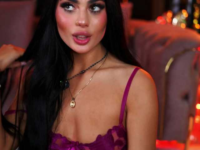 RavennaDArcy live cam on BongaCams