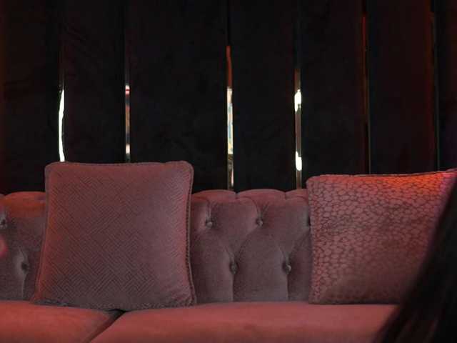 RavennaDArcy live cam on BongaCams