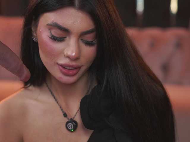 RavennaDArcy live cam on BongaCams