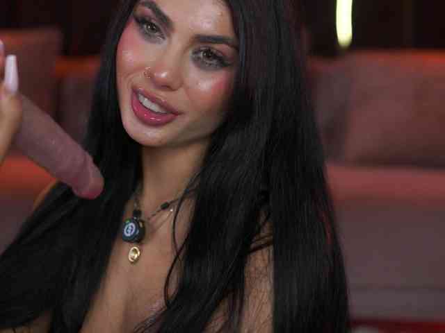 RavennaDArcy Live Webcam on BongaCams