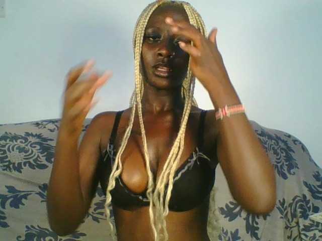 Sexydavinah live cam on BongaCams