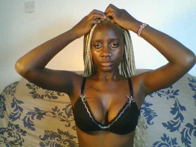 Sexydavinah live cam on BongaCams