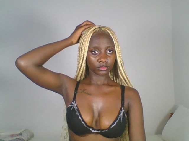 Sexydavinah live cam on BongaCams