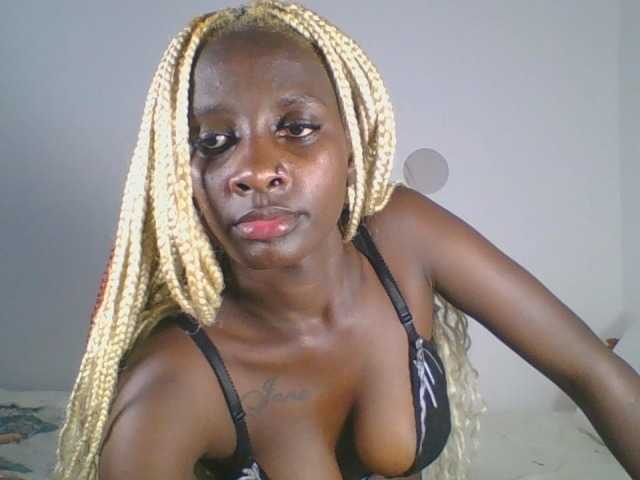 Sexydavinah live cam on BongaCams