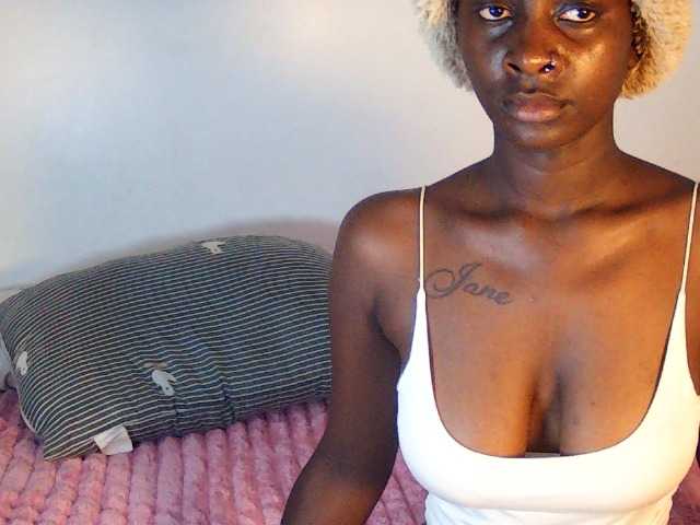 Sexydavinah live cam on BongaCams