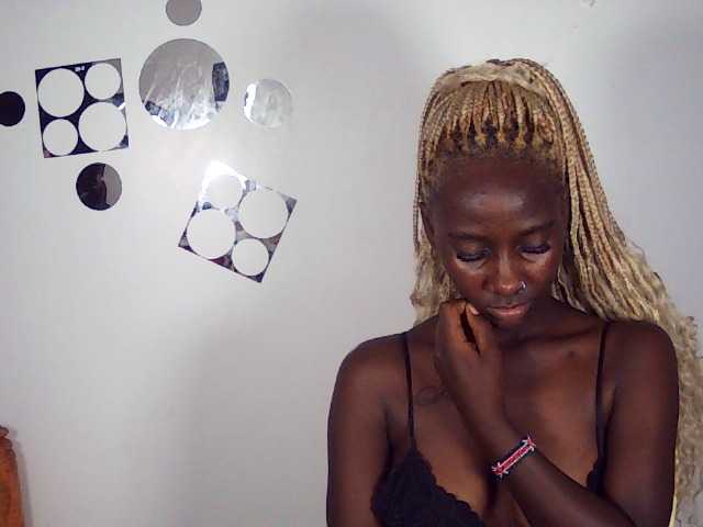 Sexydavinah live cam on BongaCams
