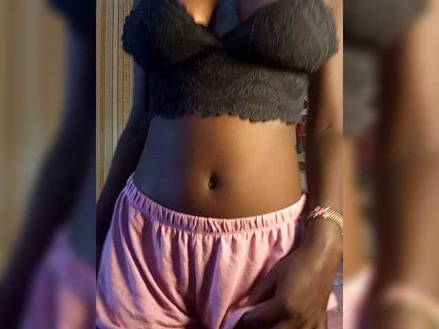 Sexydavinah live cam on BongaCams