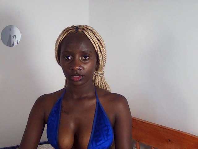 Sexydavinah live cam on BongaCams
