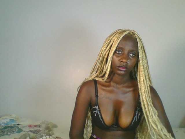 Sexydavinah live cam on BongaCams
