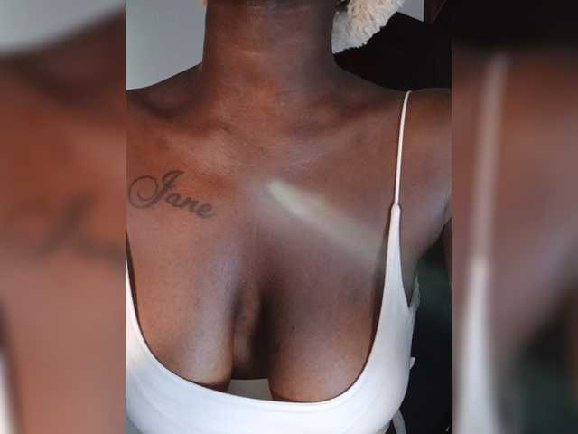 Sexydavinah live cam on BongaCams