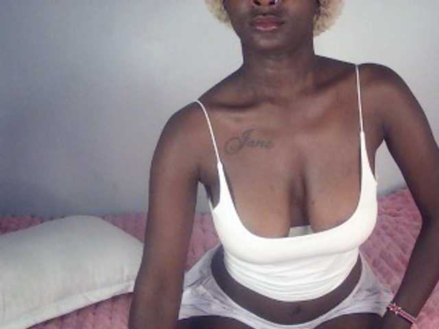 Sexydavinah live cam on BongaCams