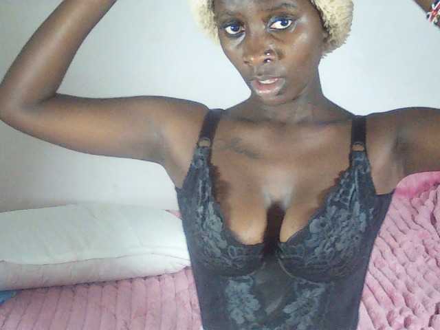 Sexydavinah live cam on BongaCams