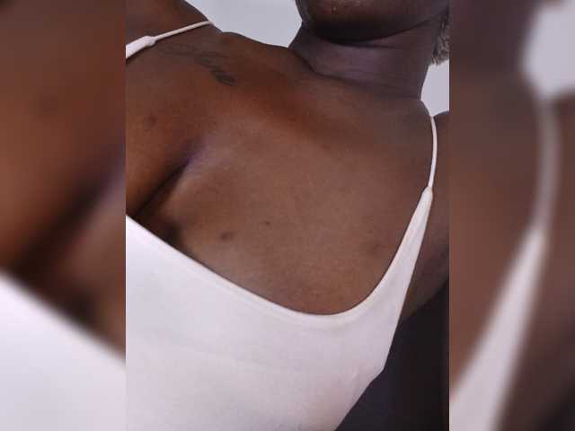 Sexydavinah live cam on BongaCams