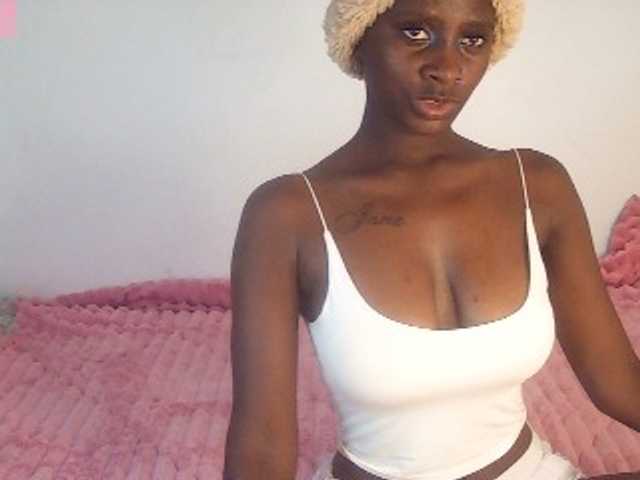Sexydavinah live cam on BongaCams