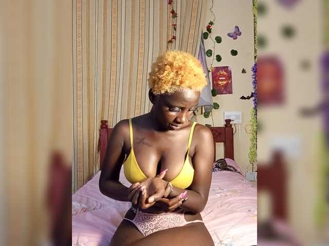 Sexydavinah live cam on BongaCams