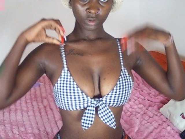 Sexydavinah live cam on BongaCams