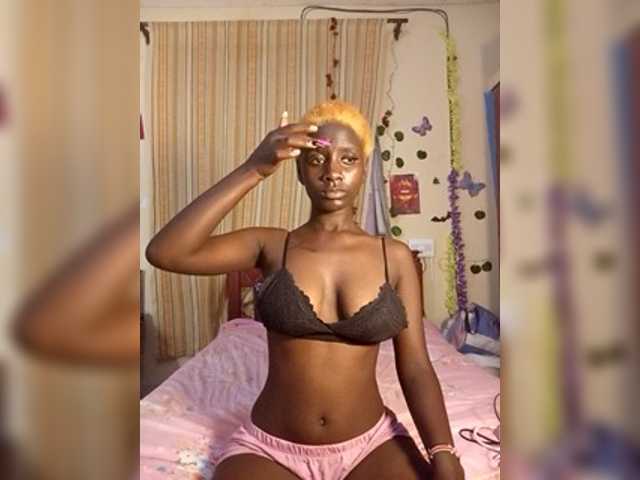 Sexydavinah live cam on BongaCams