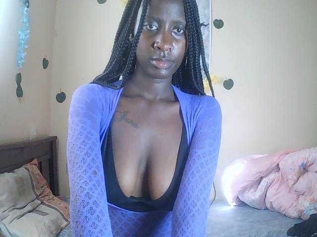 Sexydavinah live cam on BongaCams