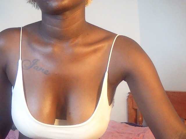 Sexydavinah live cam on BongaCams