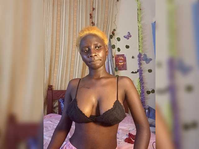 Sexydavinah live cam on BongaCams