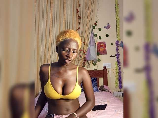 Sexydavinah live cam on BongaCams