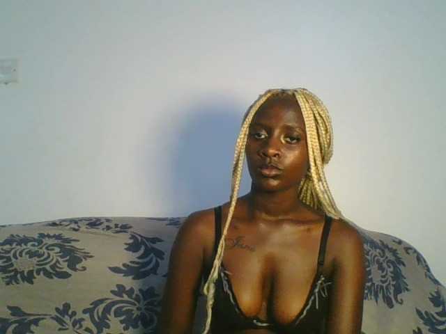 Sexydavinah live cam on BongaCams