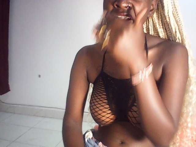 Sexydavinah live cam on BongaCams